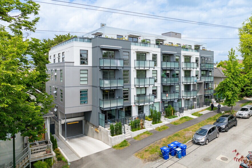 1551 Grant St, Vancouver, BC à vendre - Photo du bâtiment - Image 1 de 3