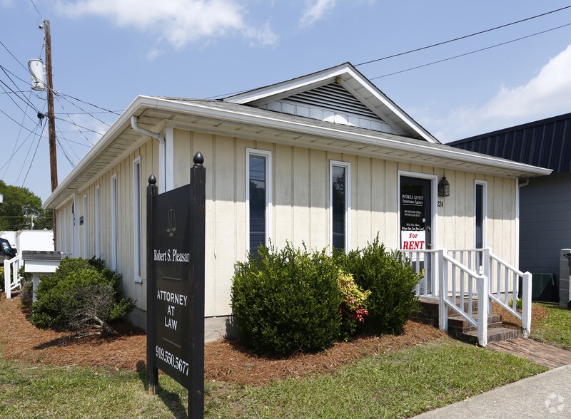 224-300 Main St, Clayton, NC à vendre - Photo principale - Image 1 de 4