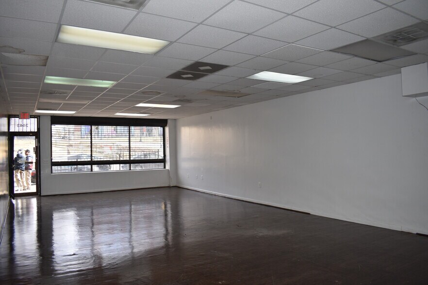 2441-2451 Marion Barry Ave SE, Washington, DC for lease - Interior Photo - Image 2 of 2