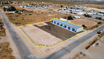 6,400 Flex Space Warehouse on Corner Lot - Entrepôt