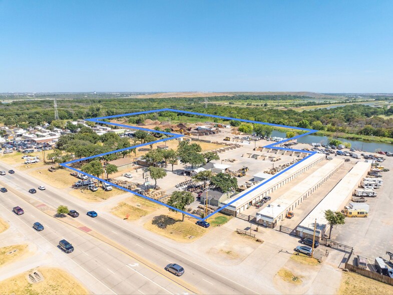 1080 E State Highway 121, Lewisville, TX à vendre - Photo du bâtiment - Image 1 de 5