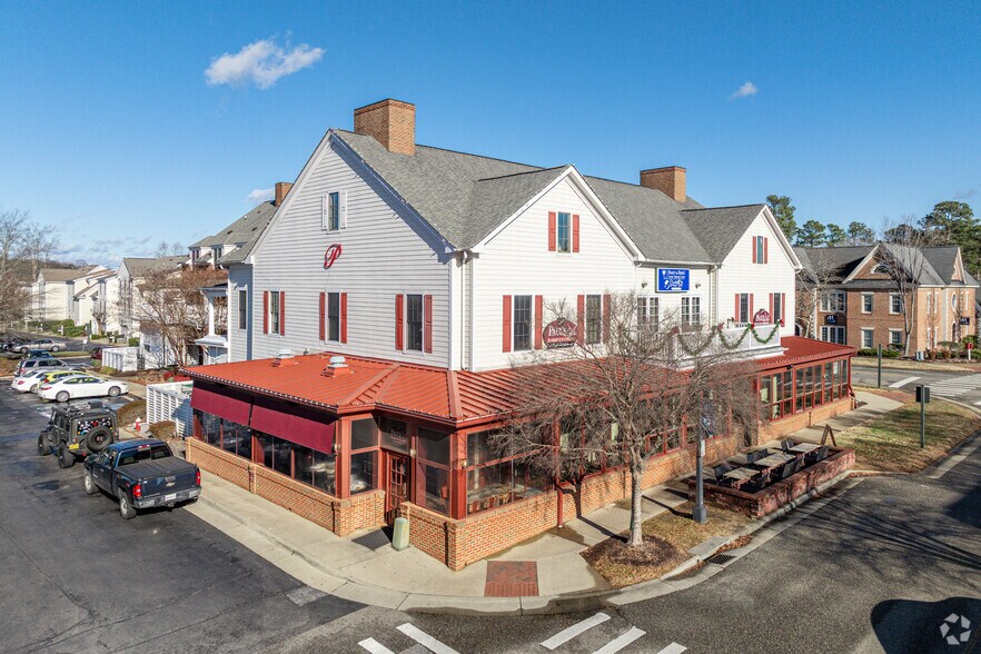 4345 New Town Ave, Williamsburg, VA à louer - Photo du bâtiment - Image 3 de 8