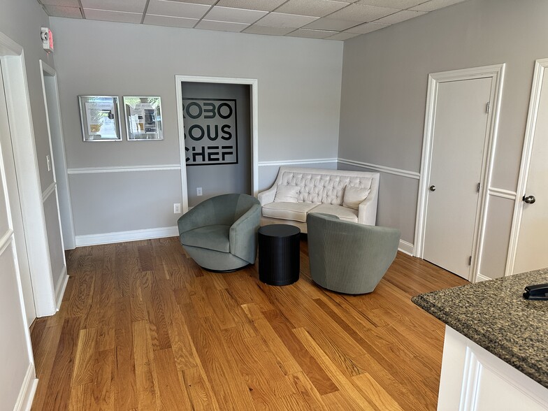 3530 State Route 27, Kendall Park, NJ for lease - Interior Photo - Image 3 of 11