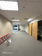 300-490 Quail Ridge Dr, Westmont, IL for lease Interior Photo- Image 2 of 5