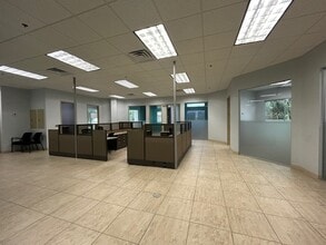6909 Springfield Ave, Laredo, TX for lease Interior Photo- Image 2 of 12