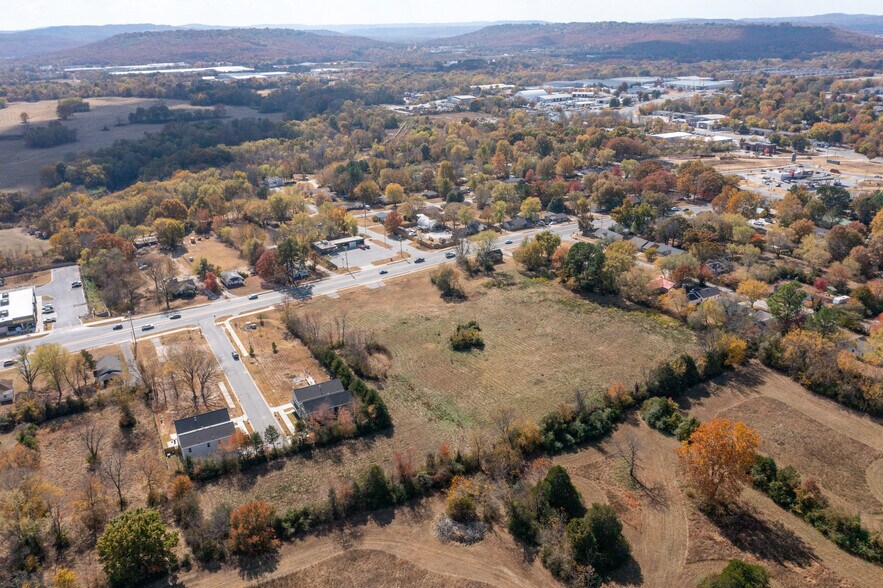 2178-2220 E Huntsville Rd, Fayetteville, AR for sale - Aerial - Image 2 of 4