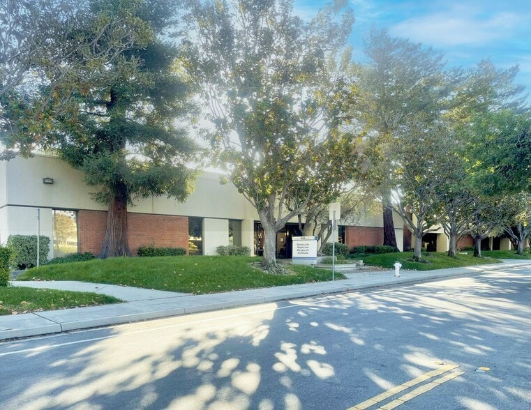 420-430 Oakmead Pky, Sunnyvale, CA for lease - Primary Photo - Image 1 of 19