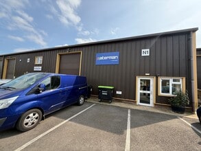 Unit N1 Lambs Farm Business Basingstoke Road Park, Reading for lease Building Photo- Image 1 of 2