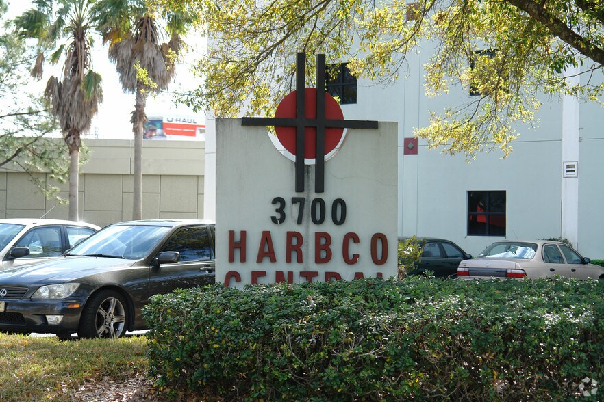 3700 34th St, Orlando, FL à louer - Photo du bâtiment - Image 2 de 17