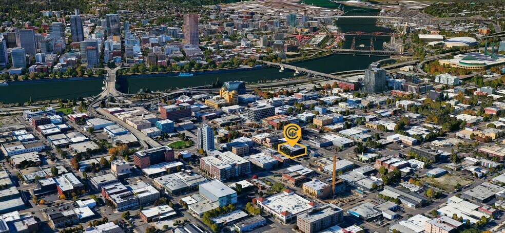 615 SE Alder St, Portland, OR à vendre - Photo du bâtiment - Image 2 de 24