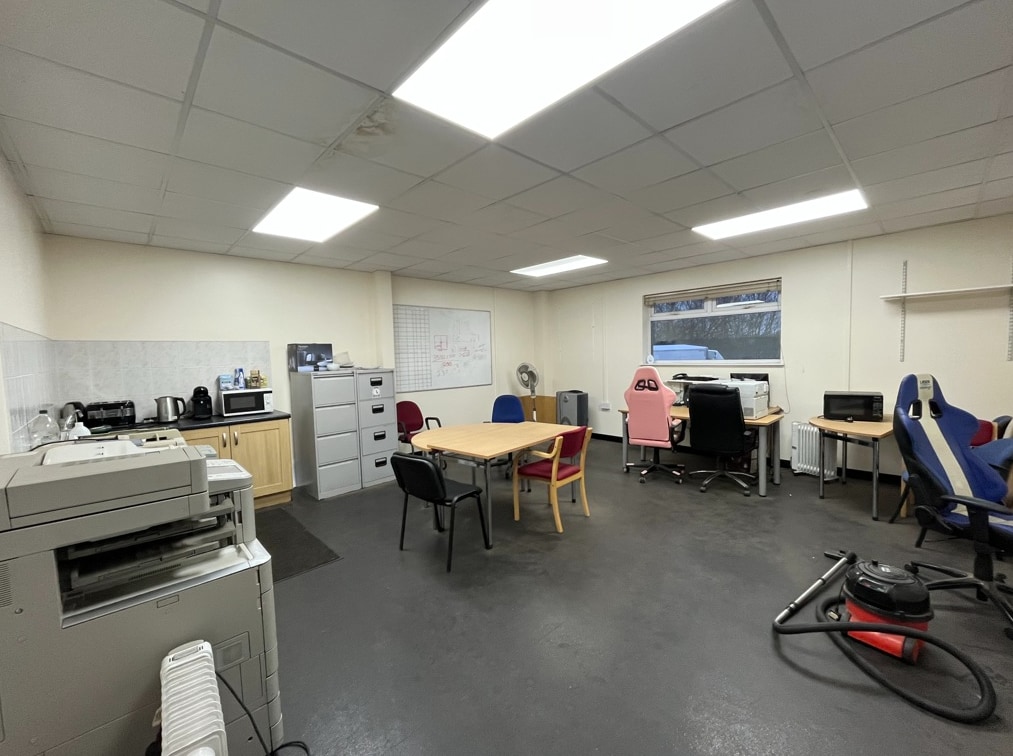 Unit 8 Cherwell Valley Business Park, Adderbury, Banbury for lease Interior Photo- Image 1 of 2