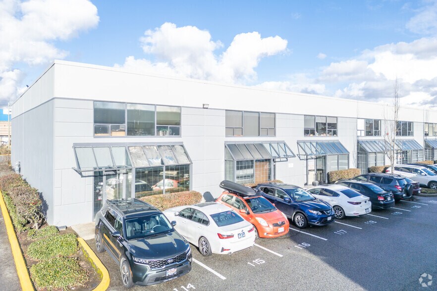 342 E Kent Ave S, Vancouver, BC à louer - Photo du bâtiment - Image 3 de 7