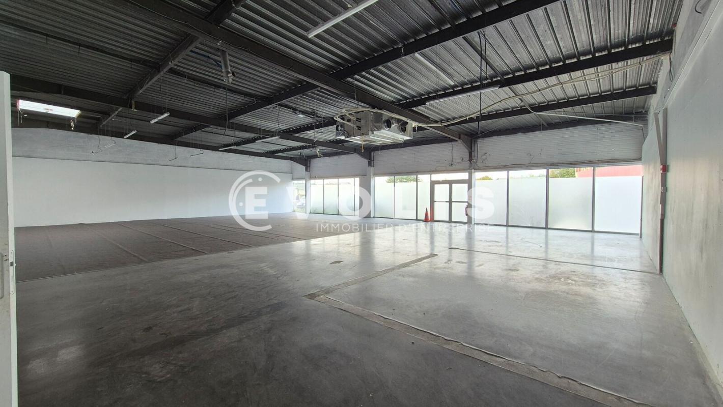 Retail in Mareuil Les Meaux for lease Interior Photo- Image 1 of 9