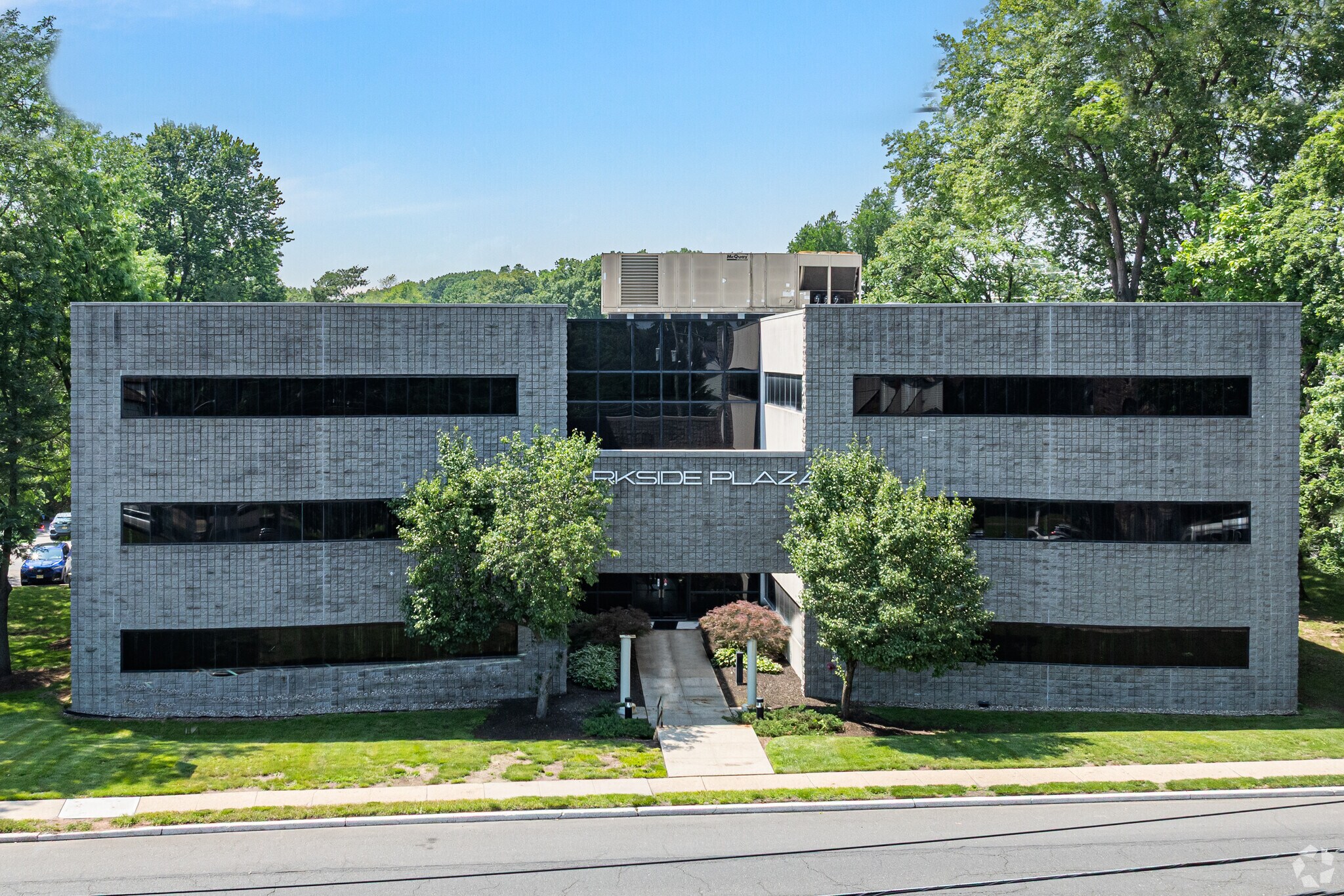 1600 Saint Georges Ave, Rahway, NJ à louer Photo du bâtiment- Image 1 de 31