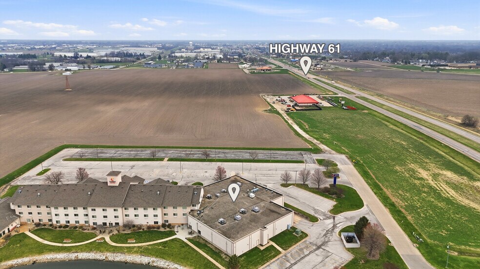1780 Stonegate Center Dr, Burlington, IA à louer - Photo du bâtiment - Image 3 de 4