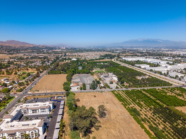 11006-11034 Iowa St, Redlands, CA for sale - Building Photo - Image 3 of 6