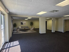 1412 N Broadway, Lexington, KY for lease Interior Photo- Image 1 of 4