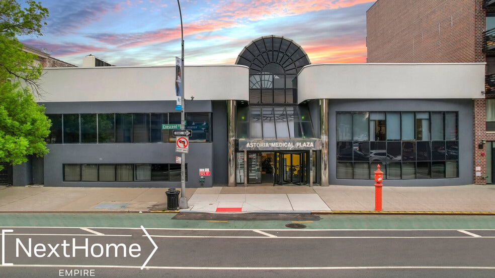 27-47 Crescent St, Astoria, NY à louer - Photo du bâtiment - Image 1 de 17