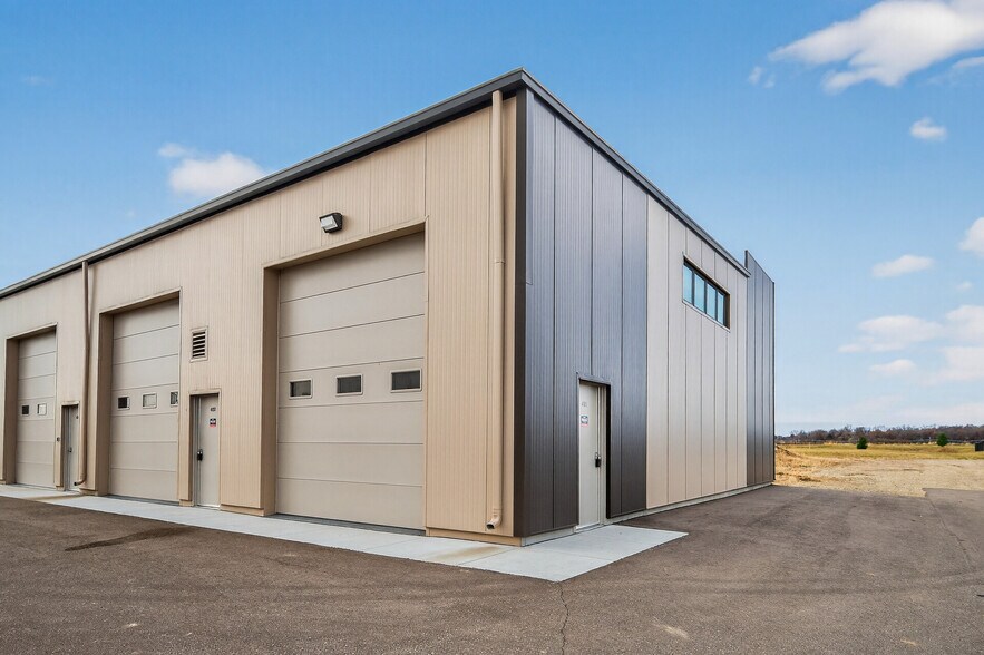 663 Valerie Ave, Hudson, WI à vendre - Photo du bâtiment - Image 2 de 35