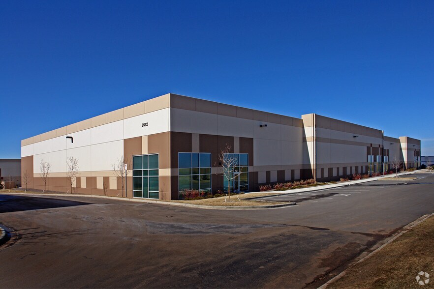 8532 Concord Center Dr, Englewood, CO à louer - Photo du bâtiment - Image 3 de 19