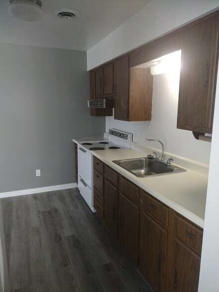 210 5th Ave, Elizabeth, PA à vendre - Photo du bâtiment - Image 2 de 23