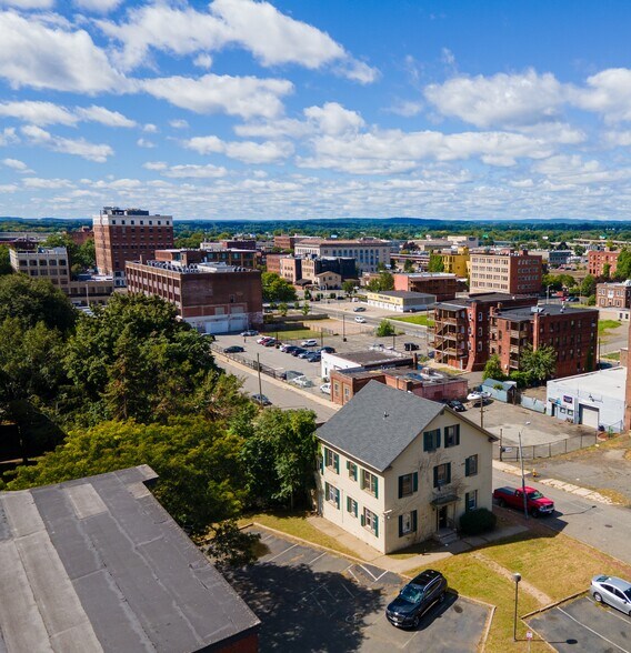 69 Winter St, Springfield, MA à vendre - Photo du bâtiment - Image 2 de 47