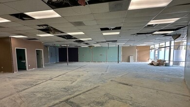 700-780 Ocean Beach Hwy, Longview, WA à louer Photo intérieure- Image 2 de 5