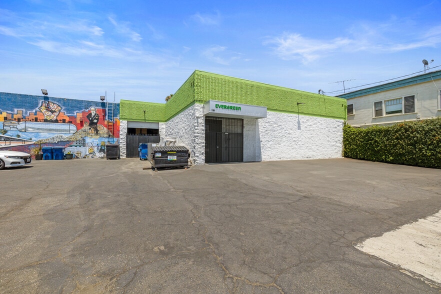 151 W 33rd St, Los Angeles, CA for sale - Building Photo - Image 3 of 24