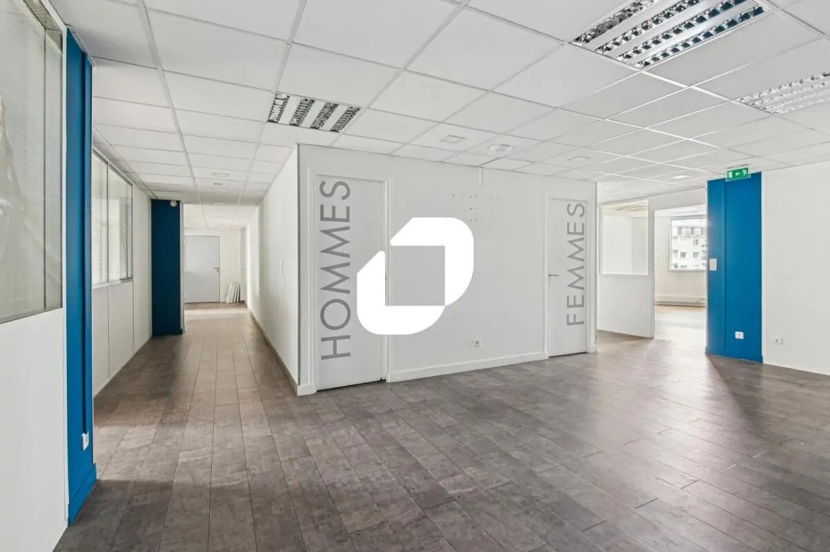 Office in Boulogne-Billancourt for lease Interior Photo- Image 1 of 15