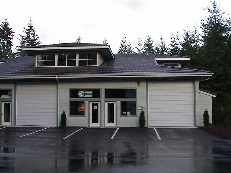 26127 Calvary Ln, Kingston, WA à vendre - Photo du bâtiment - Image 2 de 5