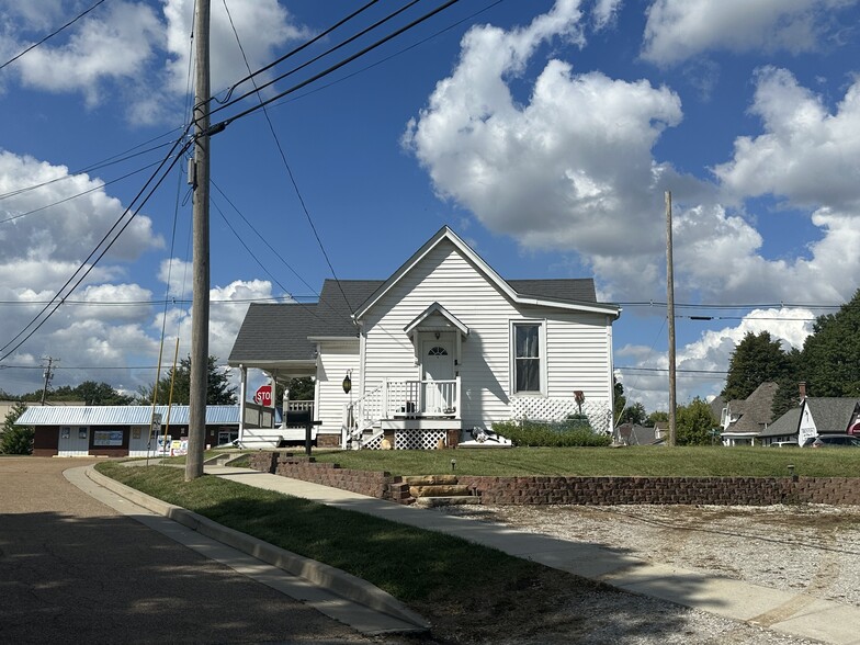 802 & 806 Vandalia St, Collinsville, IL for sale - Building Photo - Image 2 of 4