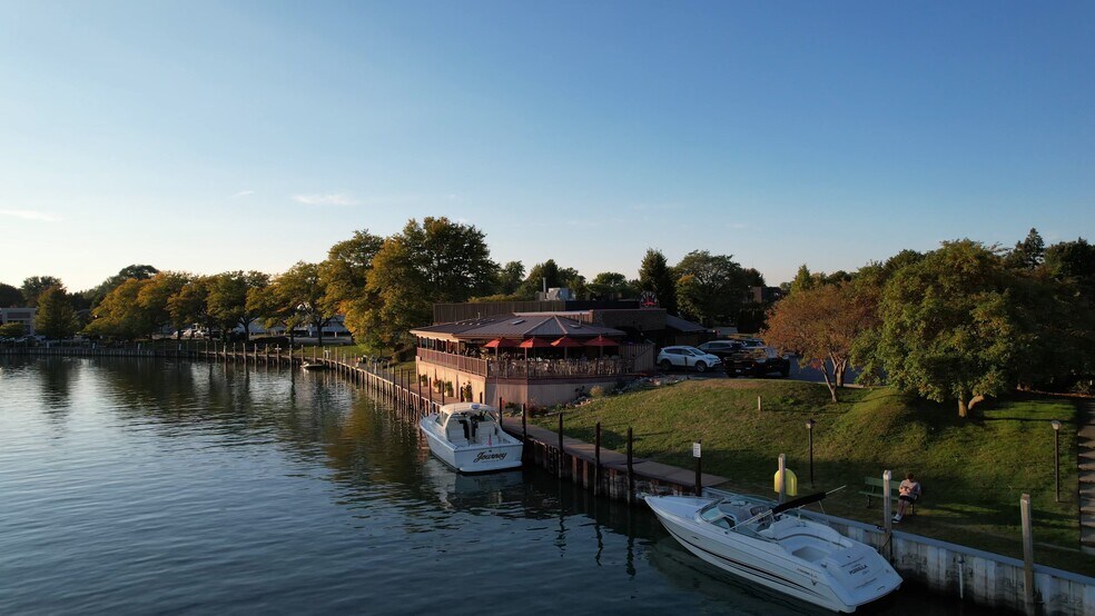 119 Clinton Ave, Saint Clair, MI à vendre - Vidéo sur l’inscription commerciale - Image 2 de 52