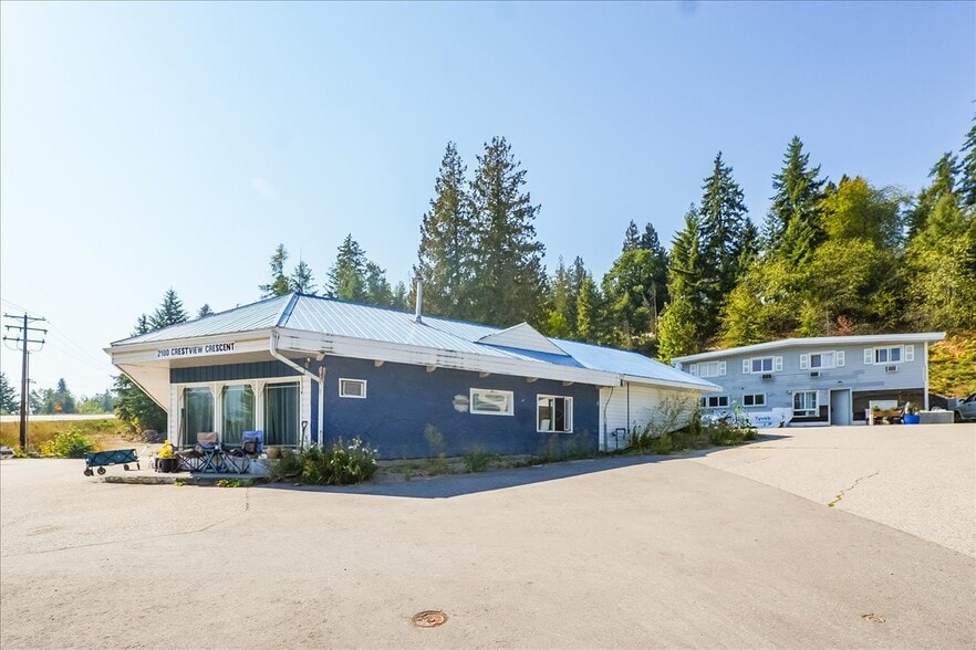 2100 Cres Crestview, Castlegar, BC for sale - Building Photo - Image 3 of 5