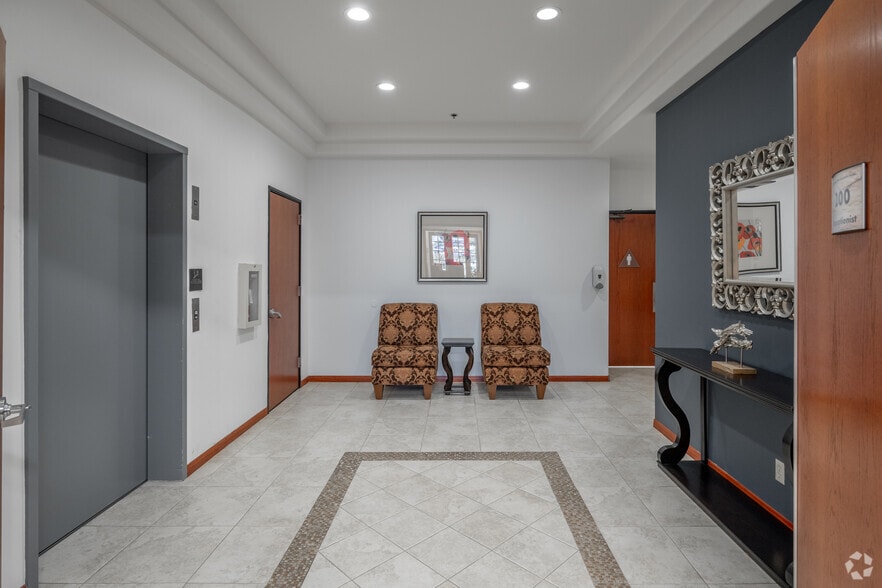 23120 Alicia Pky, Mission Viejo, CA à louer - Numérisation 3D de Matterport - Image 2 de 20