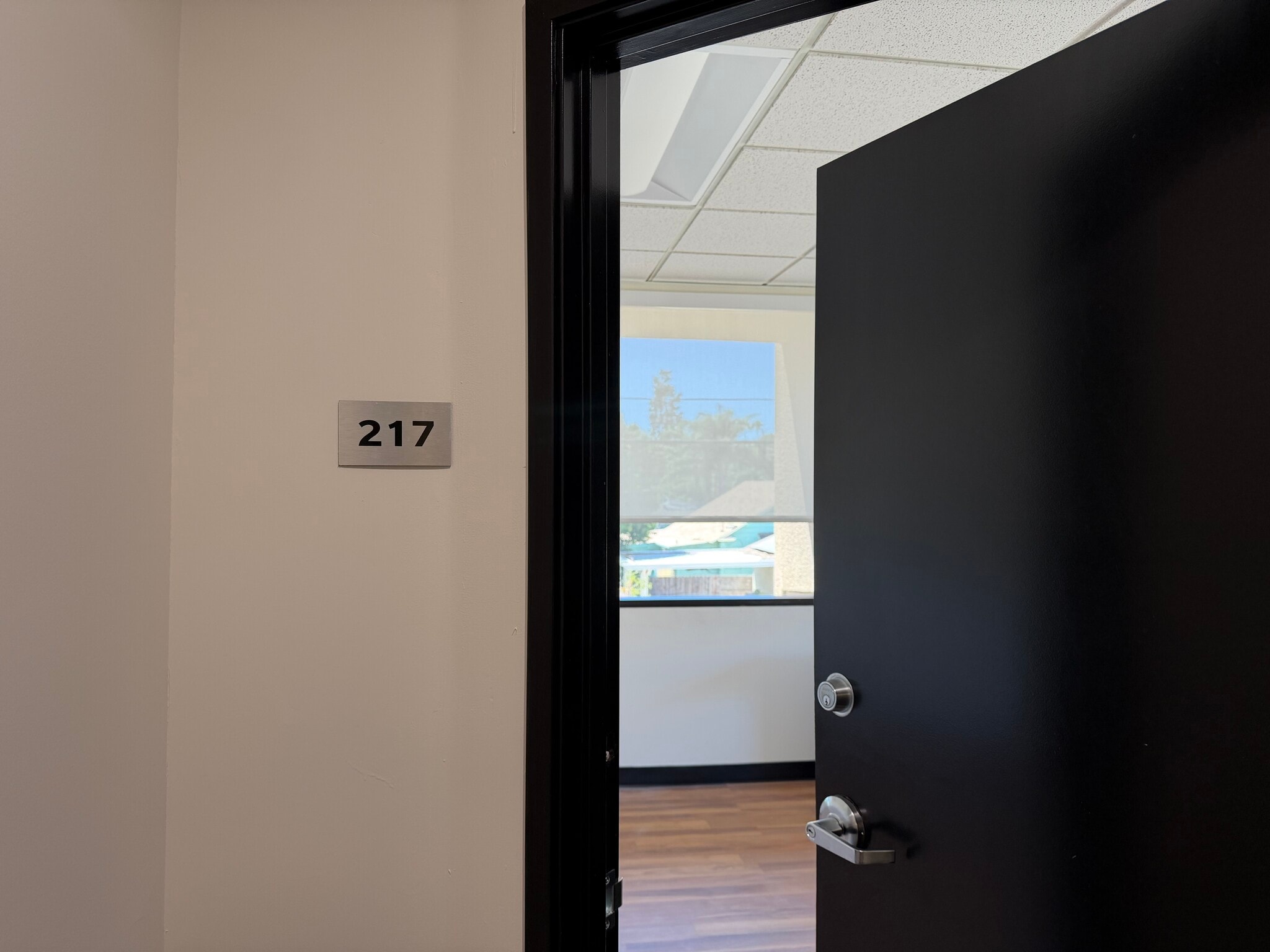 7301 Topanga Canyon Blvd, Canoga Park, CA for lease Interior Photo- Image 1 of 5