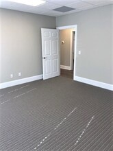 284 S Main St, Alpharetta, GA à louer Photo intérieure- Image 2 de 15