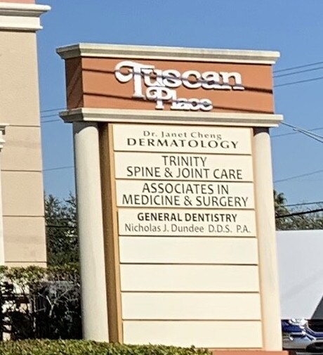 326 Del Prado Blvd, Cape Coral, FL à vendre - Photo du bâtiment - Image 2 de 11