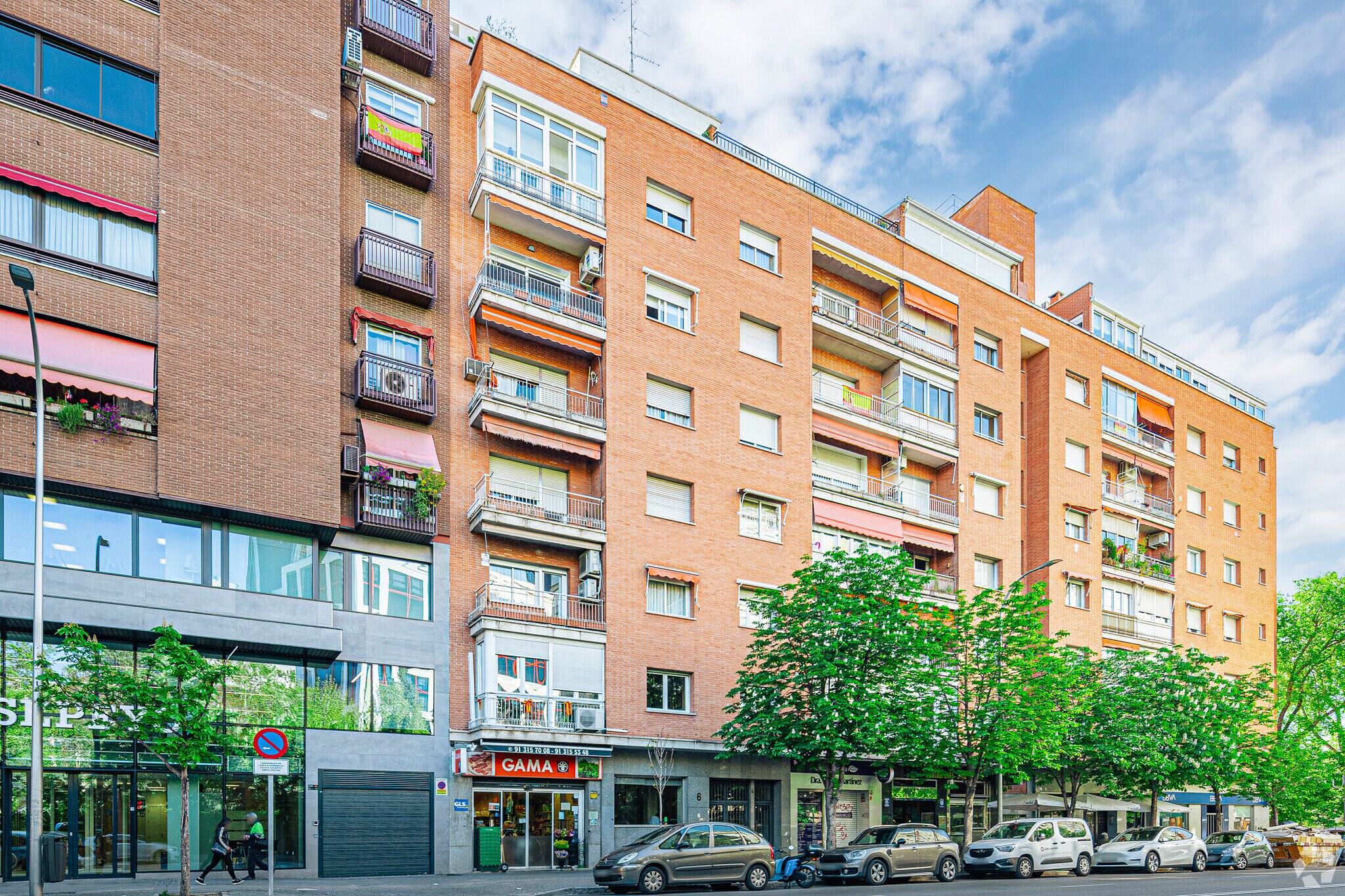 Retail in Madrid, Madrid for lease Primary Photo- Image 1 of 2