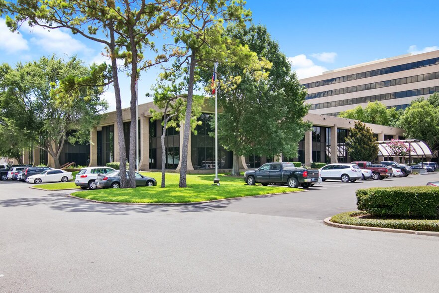 950 Threadneedle St, Houston, TX à louer - Photo du bâtiment - Image 2 de 5