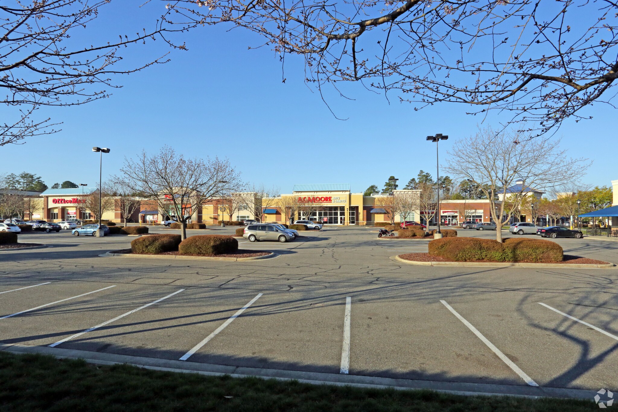 1021-1079 Beaver Creek Commons Dr, Apex, NC for lease Primary Photo- Image 1 of 7