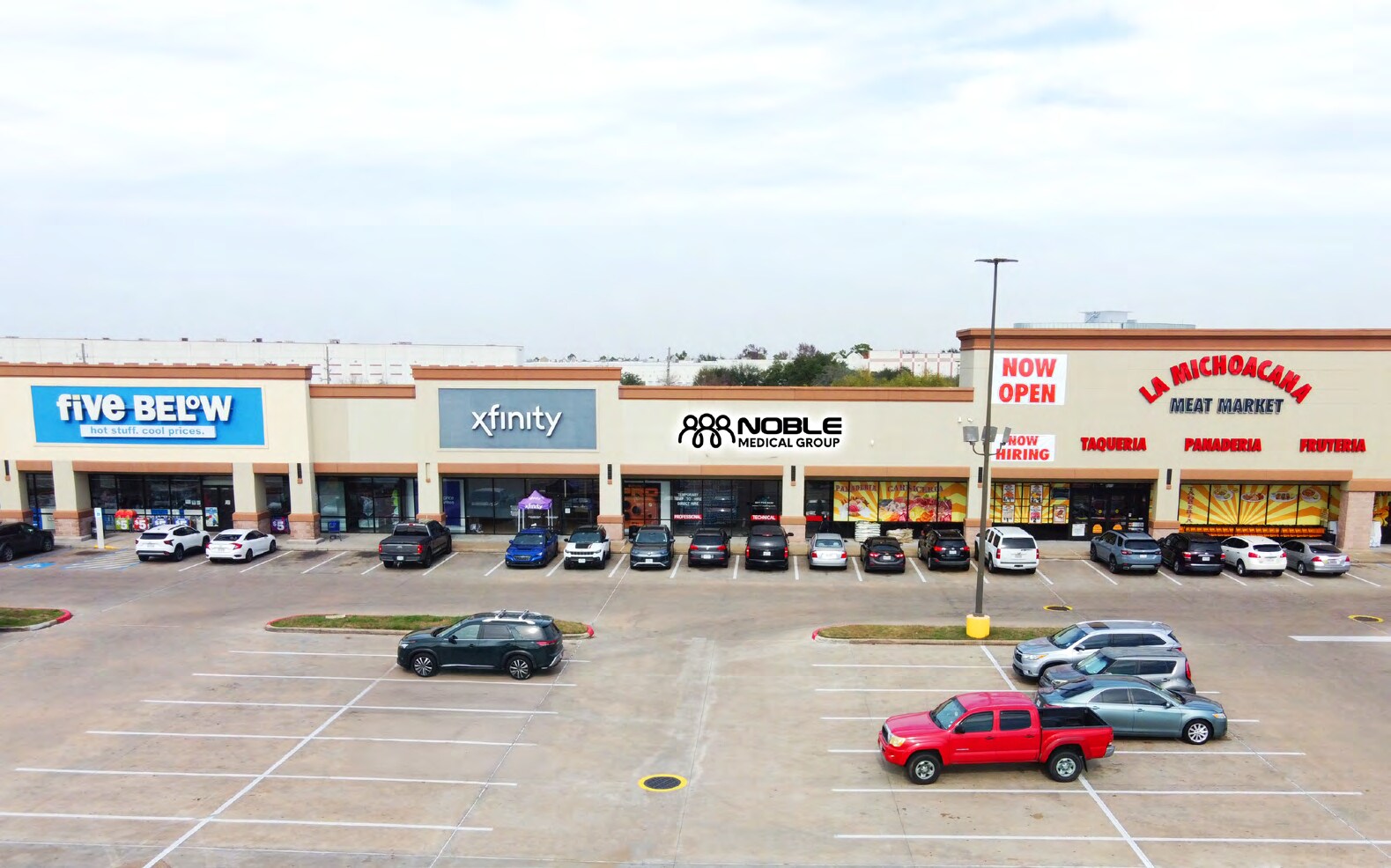 13702-13858 Northwest Fwy, Houston, TX à louer Photo du bâtiment- Image 1 de 11