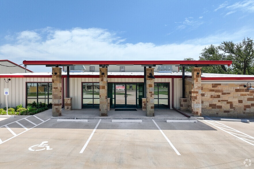 1301 Weatherford Hwy, Granbury, TX à vendre - Photo du bâtiment - Image 3 de 10