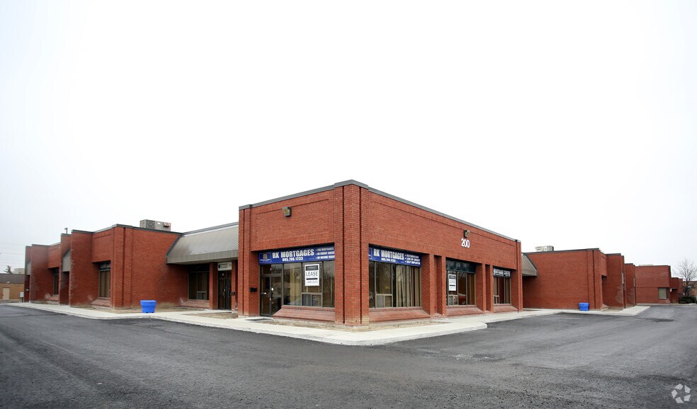 200 Wilkinson Rd, Brampton, ON à louer - Photo du bâtiment - Image 2 de 7