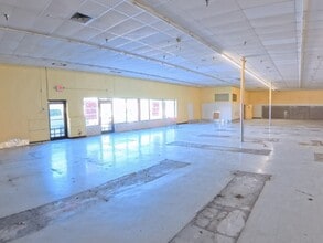 5521 Bridgetown Rd, Cincinnati, OH for lease Interior Photo- Image 2 of 22