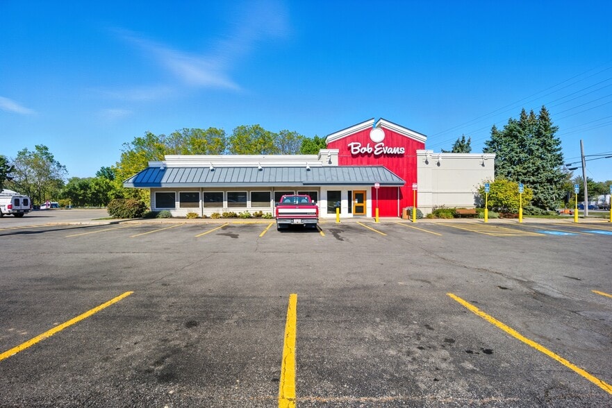 1304 E Main St, Ashland, OH for sale - Building Photo - Image 3 of 7