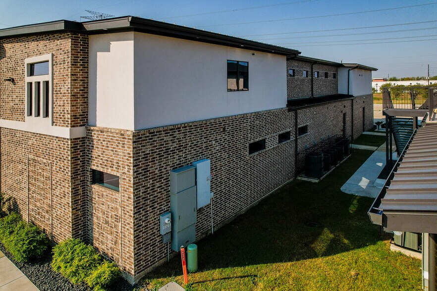 21765 Merchants Way, Katy, TX à vendre - Photo du bâtiment - Image 3 de 6