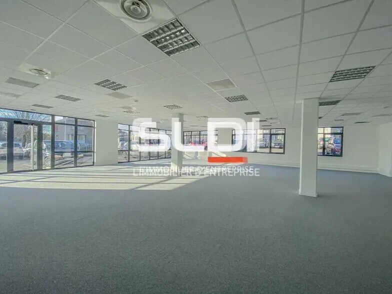 600 Boulevard Albert Camus, Villefranche-sur-Saône for lease - Interior Photo - Image 3 of 5