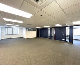 22144 Clarendon St, Woodland Hills, CA for lease Interior Photo- Image 2 of 3