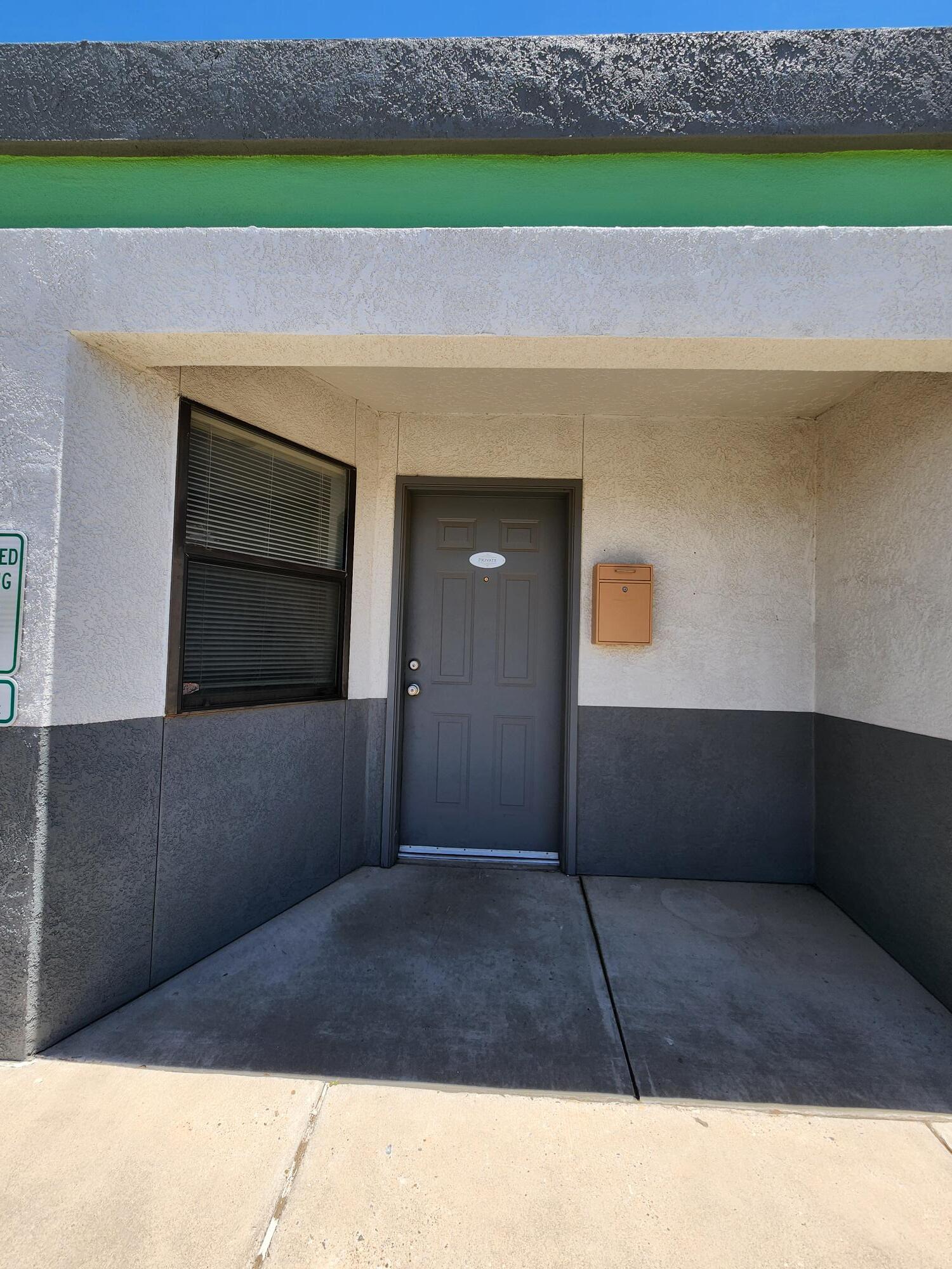6801 Palomas NE, Albuquerque, NM for lease Interior Photo- Image 1 of 9
