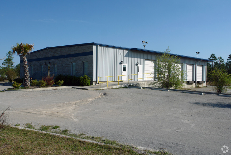 4979 Industrial Dr, Shallotte, NC à vendre - Photo principale - Image 1 de 1